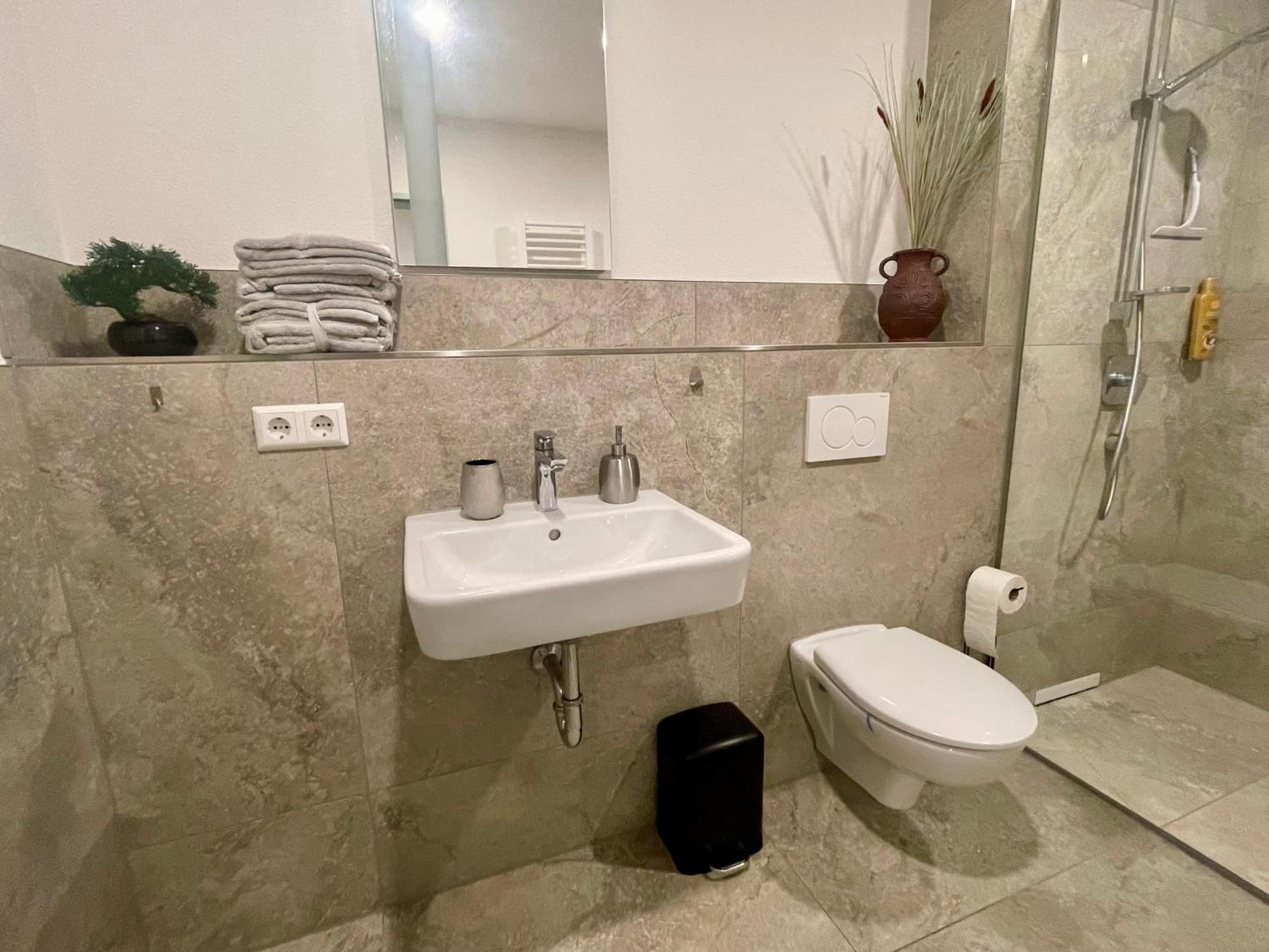 Apartment Neu Sweetroom Grosses Goldstadt *