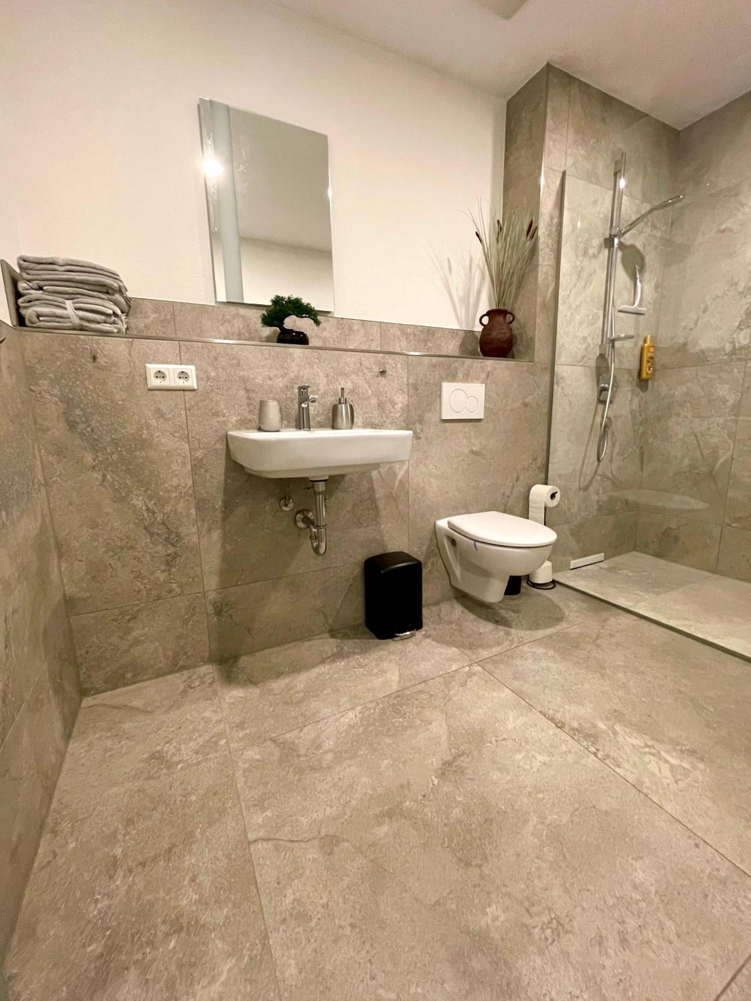 Apartment Neu Sweetroom Grosses Goldstadt Pforzheim